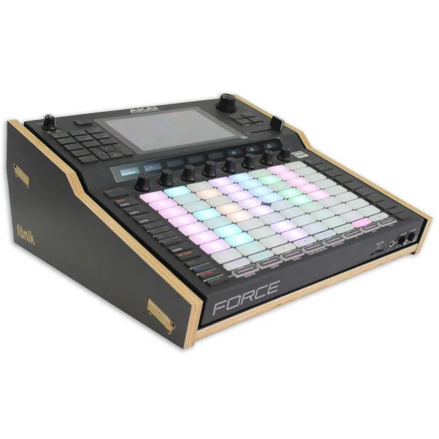 Fonik Self-Build Akai Force stand contreplaqué