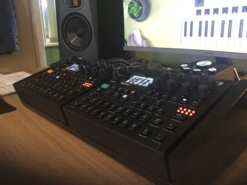 Fonik Audio Solutions Original Stand Digitakt Digitone Syntakt MDF