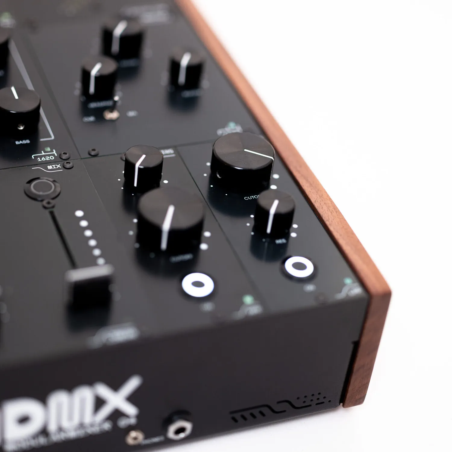 Menura Audio LPF Master Insert module filtre passe-bas