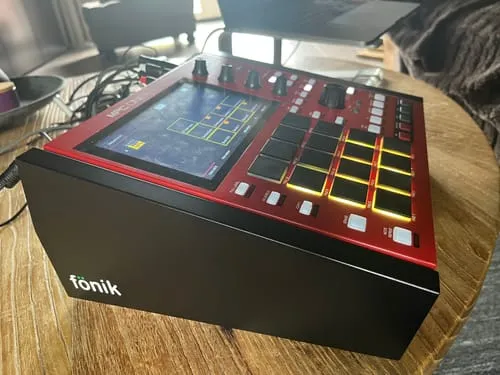 Fonik Original Stand Akai MPC One MDF satiné