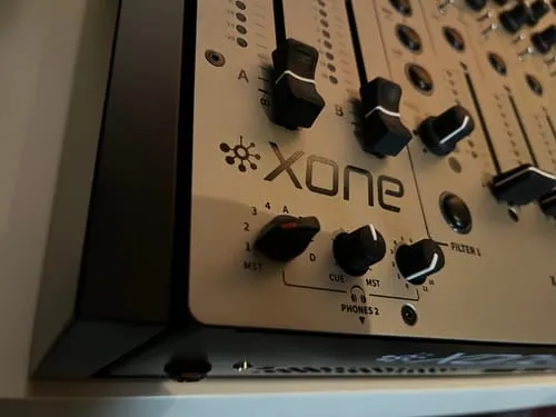 Fonik Original Stand Xone 96 pour table de mixage