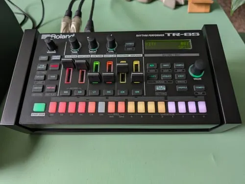 Fonik Original Stand Roland MC-101 TR-6S MDF satiné