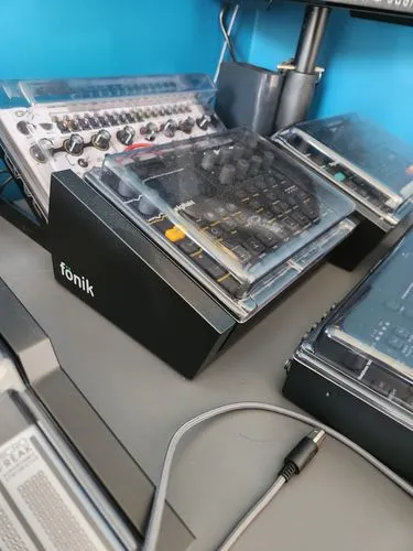 Fonik Original Digitone Digitakt Syntakt support synthé MDF